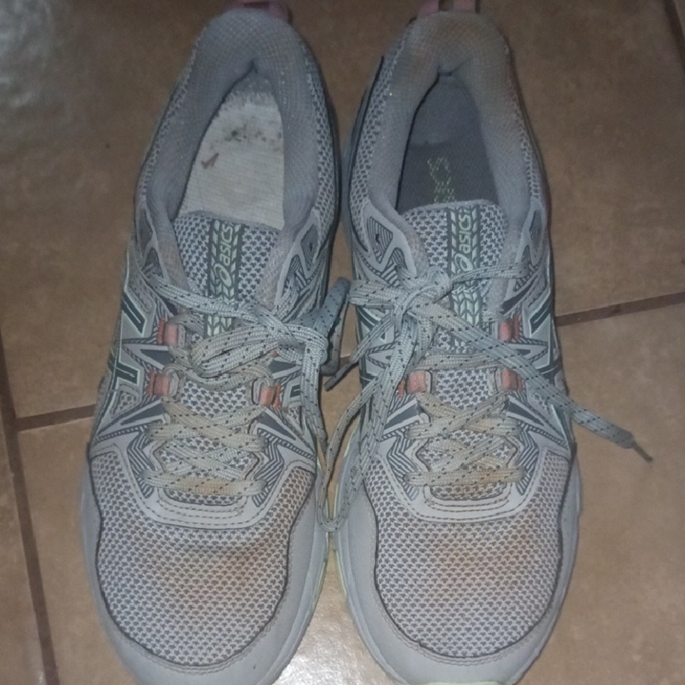 ASICS Women's Gray and Pink Athletic Shoes